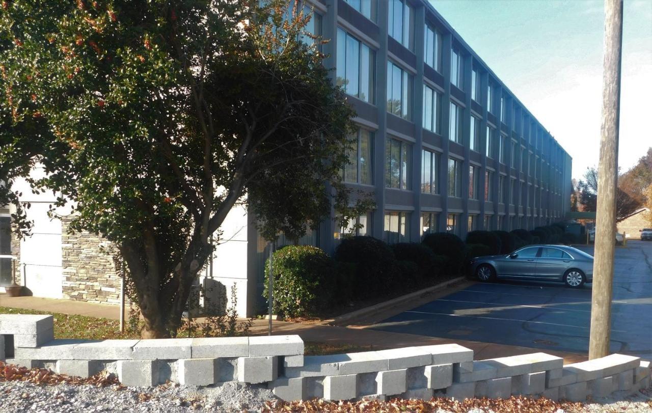 Wyndham Garden Greensboro Eksteriør bilde